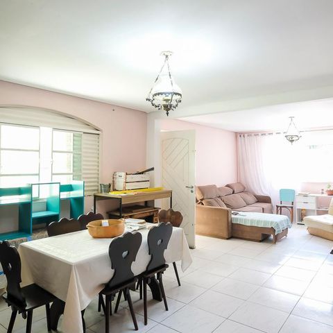 Casa à venda com 126m², 1 quarto e 2 vagasSala