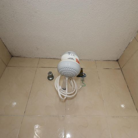 Casa para alugar com 270m², 2 quartos e 4 vagasBanheiro da Suíte 2 - Chuveiro