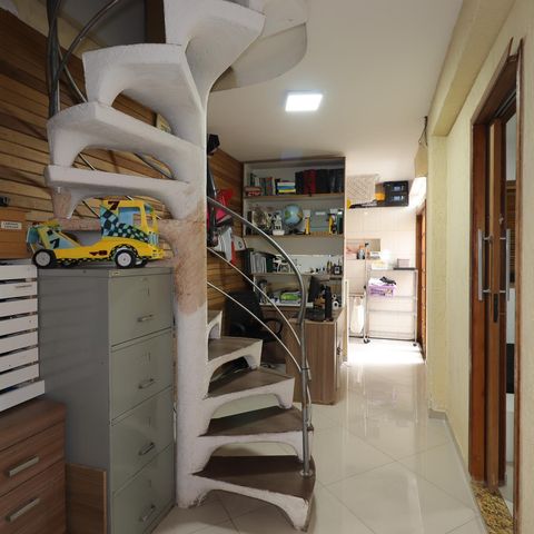 Casa para alugar com 270m², 2 quartos e 4 vagasEscritório