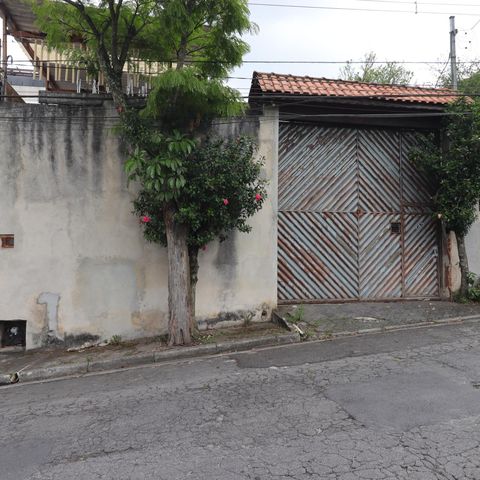 Casa para alugar com 270m², 2 quartos e 4 vagasFachada