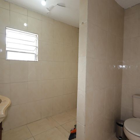 Casa para alugar com 270m², 2 quartos e 4 vagasBanheiro da Suíte 2