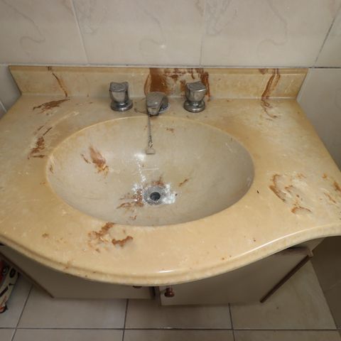 Casa para alugar com 270m², 2 quartos e 4 vagasBanheiro da Suíte 2 - Pia
