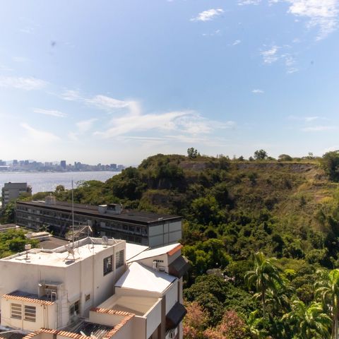 Apartamento para alugar com 194m², 2 quartos e 3 vagasVista da Suíte 