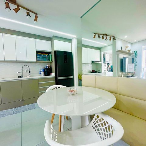 Apartamento à venda com 44m², 2 quartos e 1 vaga Apartamento à venda com 44m², 2 quartos e 1 vagaSala de Jantar