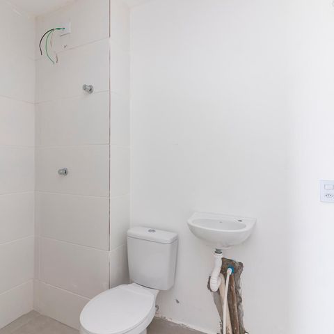 Apartamento à venda com 53m², 2 quartos e 1 vaga Apartamento à venda com 53m², 2 quartos e 1 vagaBanheiro