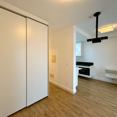 Studio para alugar com 33m², 0 quarto e 1 vaga Studio para alugar com 33m², 0 quarto e 1 vagaSala/Quarto