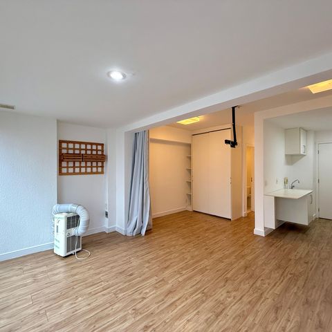 Studio para alugar com 33m², 0 quarto e 1 vaga Studio para alugar com 33m², 0 quarto e 1 vagaVaranda Integrada