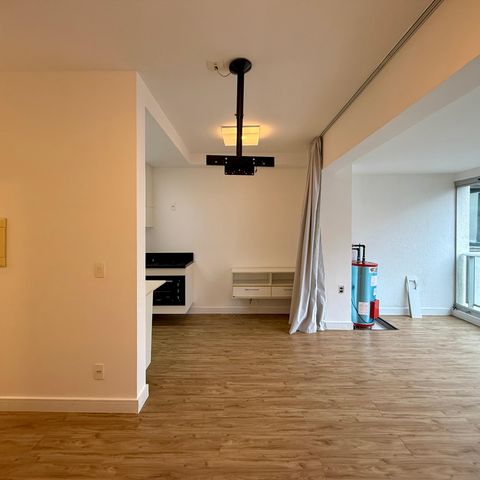 Studio para alugar com 33m², 0 quarto e 1 vaga Studio para alugar com 33m², 0 quarto e 1 vagaSala/Quarto