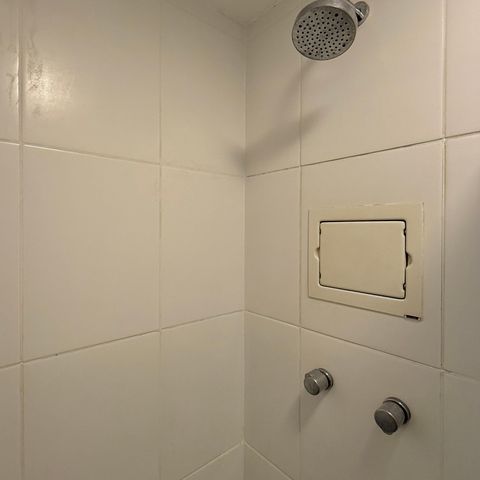 Studio para alugar com 33m², 0 quarto e 1 vaga Studio para alugar com 33m², 0 quarto e 1 vagaBanheiro