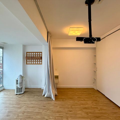 Studio para alugar com 33m², 0 quarto e 1 vaga Studio para alugar com 33m², 0 quarto e 1 vagaSala/Quarto