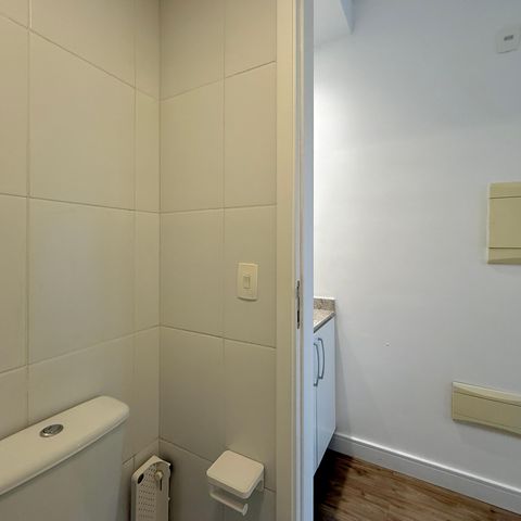 Studio para alugar com 33m², 0 quarto e 1 vaga Studio para alugar com 33m², 0 quarto e 1 vagaBanheiro