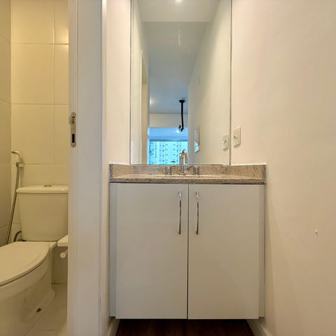 Studio para alugar com 33m², 0 quarto e 1 vaga Studio para alugar com 33m², 0 quarto e 1 vagaBanheiro