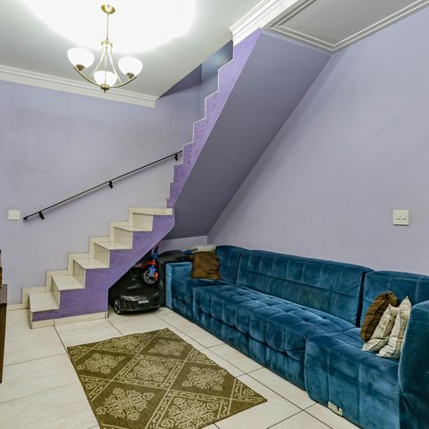 Casa à venda com 240m², 3 quartos e 5 vagas Casa à venda com 240m², 3 quartos e 5 vagasSala