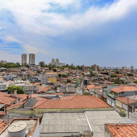 Casa à venda com 240m², 3 quartos e 5 vagas Casa à venda com 240m², 3 quartos e 5 vagasVaranda
