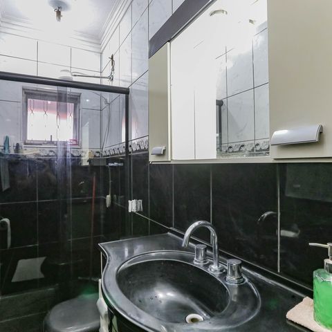 Casa à venda com 240m², 3 quartos e 5 vagas Casa à venda com 240m², 3 quartos e 5 vagasBanheiro