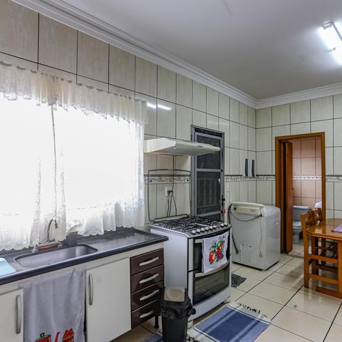 Casa à venda com 240m², 3 quartos e 5 vagas Casa à venda com 240m², 3 quartos e 5 vagasCozinha