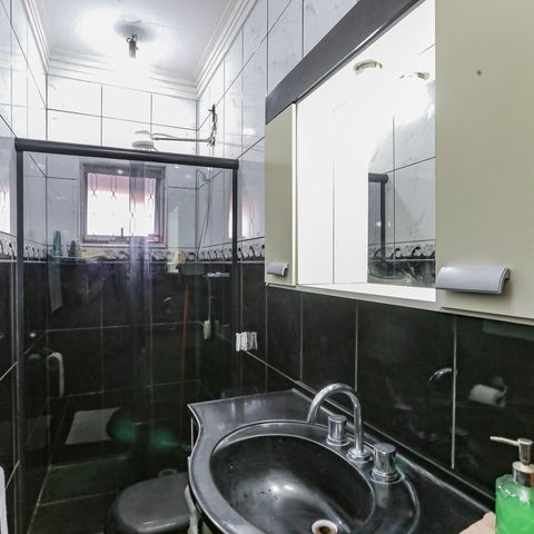 Casa à venda com 240m², 3 quartos e 5 vagas Casa à venda com 240m², 3 quartos e 5 vagasBanheiro