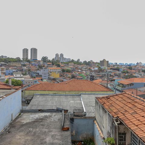 Casa à venda com 240m², 3 quartos e 5 vagas Casa à venda com 240m², 3 quartos e 5 vagasVista