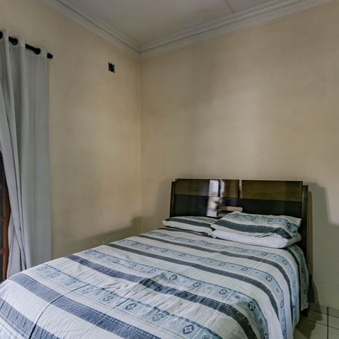 Casa à venda com 240m², 3 quartos e 5 vagas Casa à venda com 240m², 3 quartos e 5 vagasSuite 1