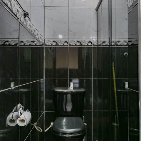 Casa à venda com 240m², 3 quartos e 5 vagas Casa à venda com 240m², 3 quartos e 5 vagasBanheiro 2