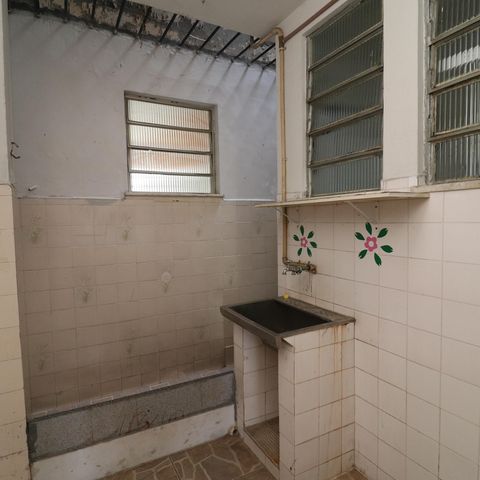 Casa à venda com 180m², 6 quartos e 1 vagaÁrea de Serviço 1