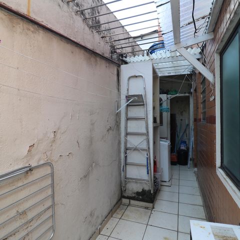Casa à venda com 180m², 6 quartos e 1 vagaÁrea de Serviço 2