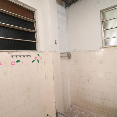 Casa à venda com 180m², 6 quartos e 1 vagaÁrea de Serviço 1