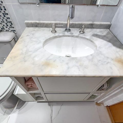 Apartamento à venda com 74m², 2 quartos e 1 vaga Apartamento à venda com 74m², 2 quartos e 1 vagaBanheiro