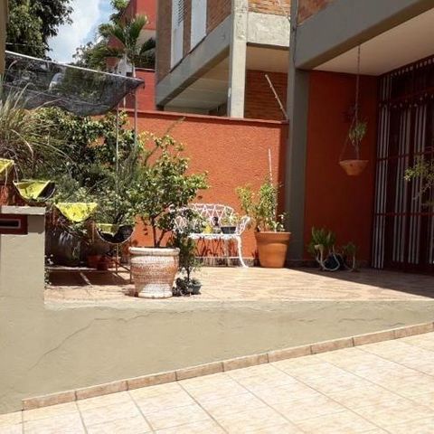 Casa à venda com 237m², 3 quartos e 5 vagas