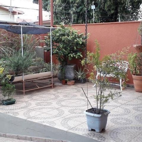 Casa à venda com 237m², 3 quartos e 5 vagas