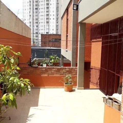 Casa à venda com 237m², 3 quartos e 5 vagas