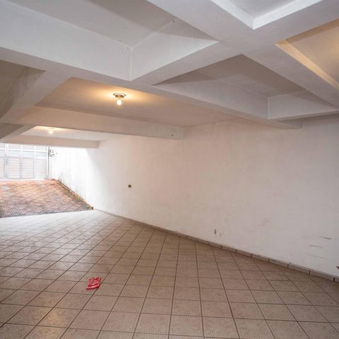 Casa para alugar com 319m², 6 quartos e 1 vagaGaragem
