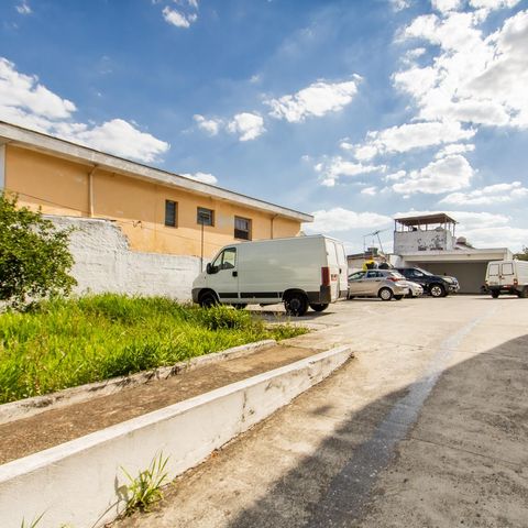 Casa à venda com 850m², 3 quartos e 10 vagas Casa à venda com 850m², 3 quartos e 10 vagasÁrea externa