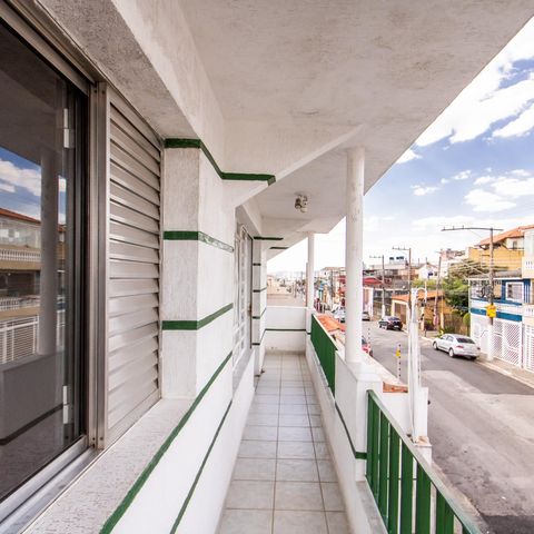 Casa à venda com 850m², 3 quartos e 10 vagas Casa à venda com 850m², 3 quartos e 10 vagasVaranda