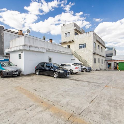 Casa à venda com 850m², 3 quartos e 10 vagas Casa à venda com 850m², 3 quartos e 10 vagasÁrea externa