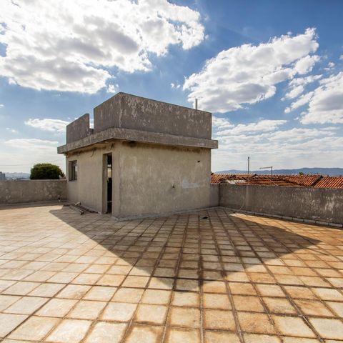 Casa à venda com 850m², 3 quartos e 10 vagas Casa à venda com 850m², 3 quartos e 10 vagasVaranda