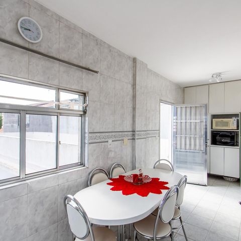 Casa à venda com 850m², 3 quartos e 10 vagas Casa à venda com 850m², 3 quartos e 10 vagasCozinha