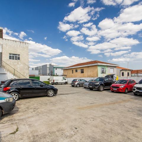 Casa à venda com 850m², 3 quartos e 10 vagas Casa à venda com 850m², 3 quartos e 10 vagasÁrea externa