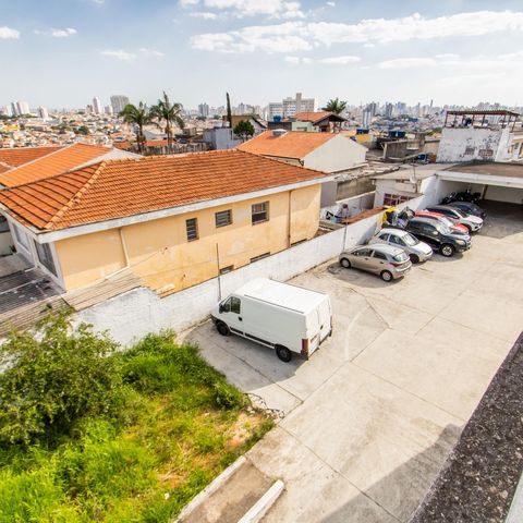 Casa à venda com 850m², 3 quartos e 10 vagas Casa à venda com 850m², 3 quartos e 10 vagasÁrea comum