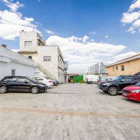 Casa à venda com 850m², 3 quartos e 10 vagas Casa à venda com 850m², 3 quartos e 10 vagasÁrea externa