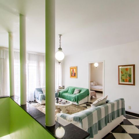 Casa à venda com 850m², 3 quartos e 10 vagas Casa à venda com 850m², 3 quartos e 10 vagasSala