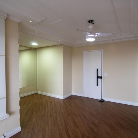 Apartamento à venda com 77m², 3 quartos e 2 vagas Apartamento à venda com 77m², 3 quartos e 2 vagasSala