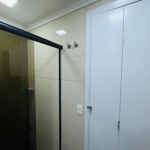 Apartamento à venda com 45m², 2 quartos e 1 vaga Apartamento à venda com 45m², 2 quartos e 1 vagaBanheiro