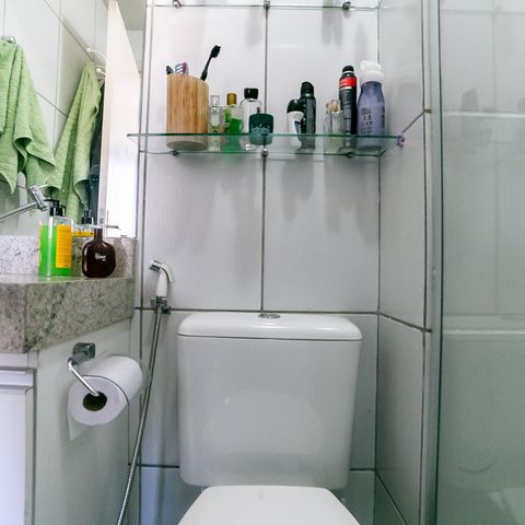Apartamento à venda com 68m², 3 quartos e 1 vaga Apartamento à venda com 68m², 3 quartos e 1 vagaBanheiro da Suíte