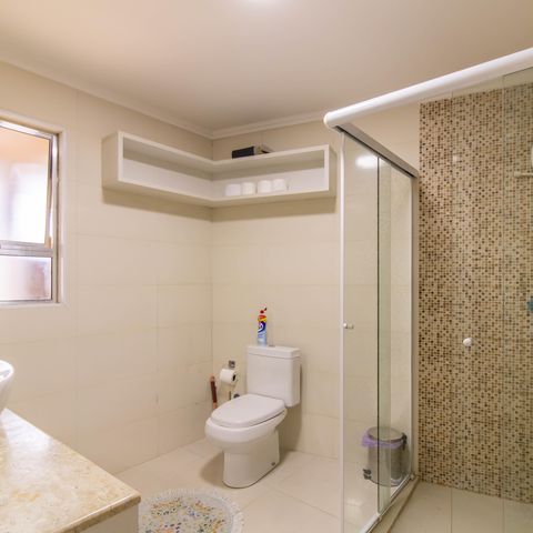 Casa à venda com 220m², 3 quartos e 4 vagas Casa à venda com 220m², 3 quartos e 4 vagasSuíte