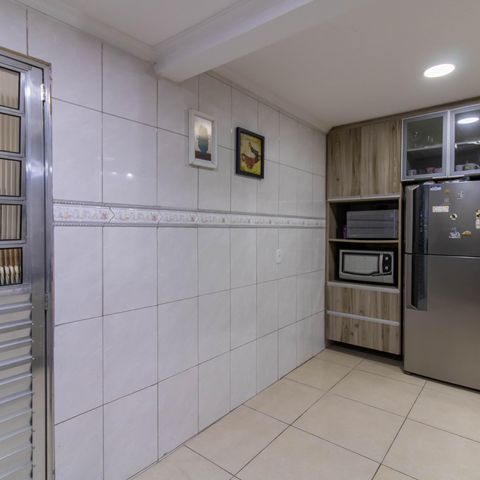Casa à venda com 220m², 3 quartos e 4 vagas Casa à venda com 220m², 3 quartos e 4 vagasCozinha
