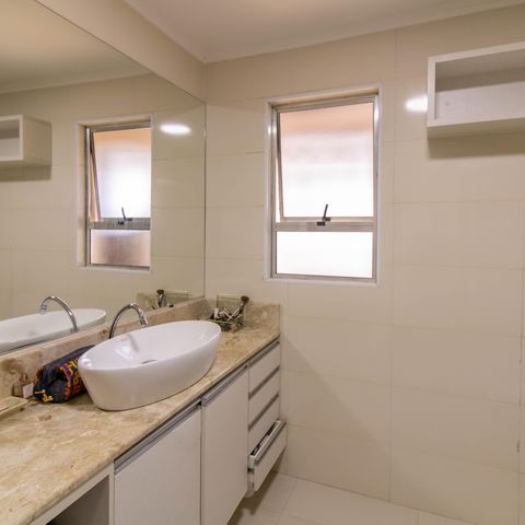 Casa à venda com 220m², 3 quartos e 4 vagas Casa à venda com 220m², 3 quartos e 4 vagasSuíte
