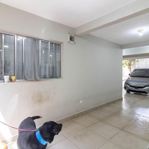 Casa à venda com 220m², 3 quartos e 4 vagas Casa à venda com 220m², 3 quartos e 4 vagasGaragem