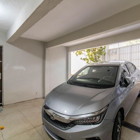 Casa à venda com 220m², 3 quartos e 4 vagas Casa à venda com 220m², 3 quartos e 4 vagasGaragem