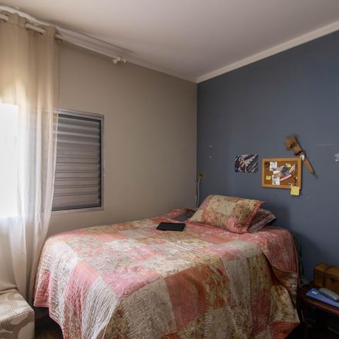 Casa à venda com 220m², 3 quartos e 4 vagas Casa à venda com 220m², 3 quartos e 4 vagasQuarto 2